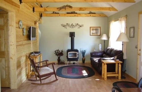 Thompsonville Cabin | A True Getaway, Peaceful-Relaxing, Hot Tub, 2 story, Fully Furnished