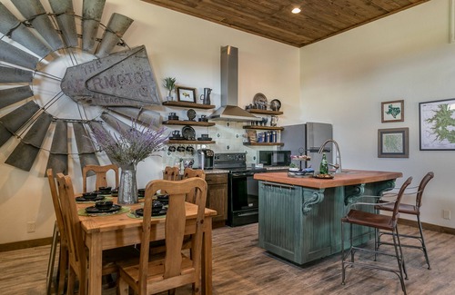 Canyon House | A true West Texas experience , Golf retreat and 20 min. to Palo Duro Canyon