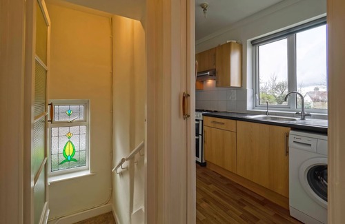 Fryent House | A Two Bedroom Flat in Cul de Sac
