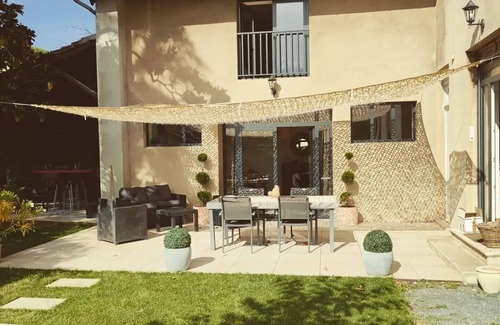 Ampuis Apartment | a upscale apartment in the Center Village of Ampuis !