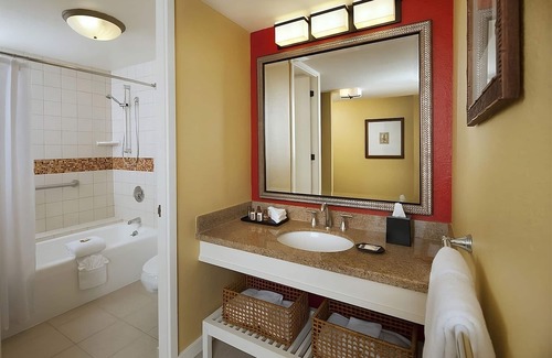 Keauhou Hotel | A Vacation day is always a great idea! Close to Pahoehoe Beach Park, Spa