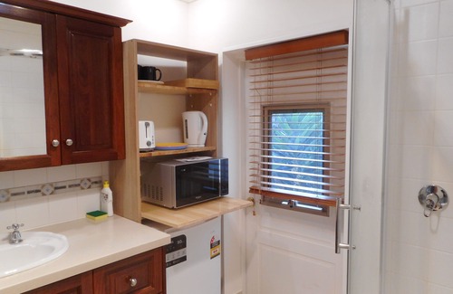 Werribee House | A Versatile Holiday Home in between Avalon Airport and Melbourne CBD