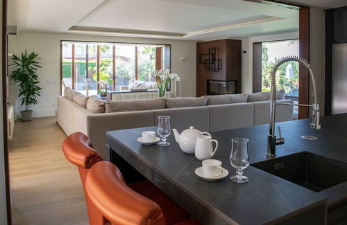 Santa Marta de Tormes Villa | A VILLA THAT GIVES LIGHT