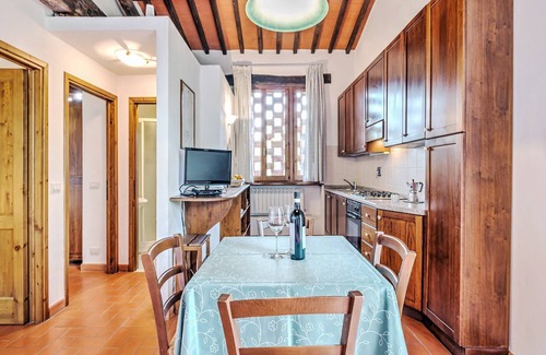 Dudda Apartment | A Vineyard Apartment Retreat
