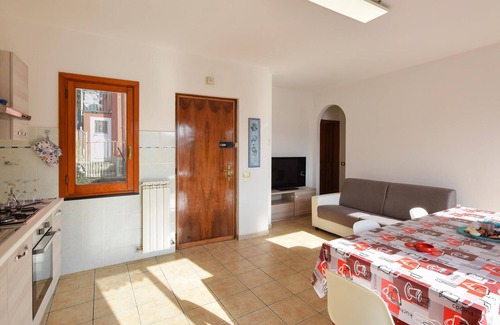 Vescina House | A well laid out vacation home with authentic furnishings and good facilities, near Recco.
