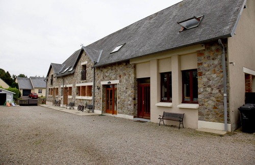 Sainteny Cottage | A wonderful vacation home from home - and a great garden for all the family
