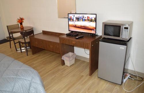 Bassano Hotel | A1 Motel And Campground