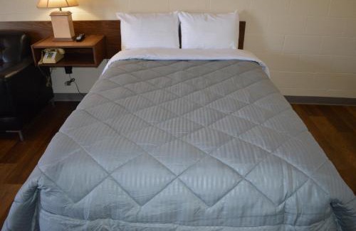 Bassano Hotel | A1 Motel And Campground