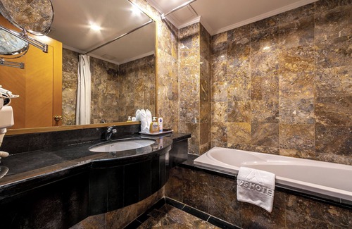 Hai Ba Trung Hotel | A25 Luxury Hotel