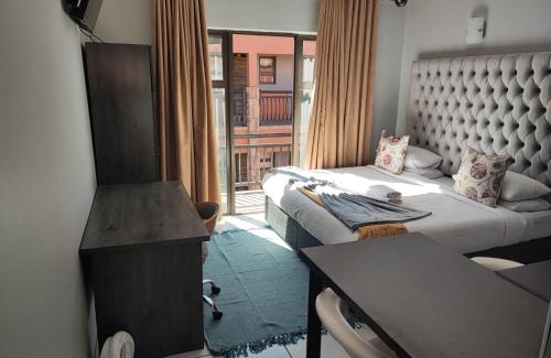 Westdene Apartment | A47 self catering apartment inside Bains Lodge