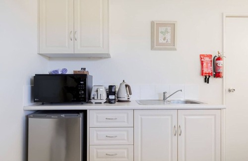 Connolly Apartment | A7 - Escape the city | studio with FREE parking!