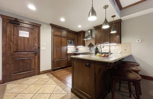 Park City Condo | AAA 4 Diamond Resort Suite w/Resort Pool, Hot Tub, and More! Perfect for Couples