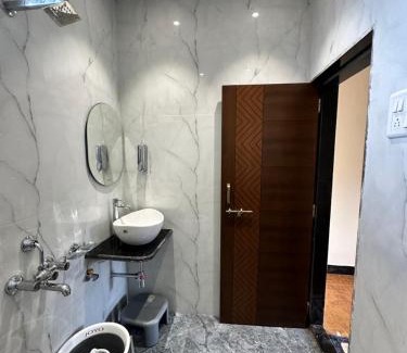 Shrivardhan House | Aagatya HomeStay For Family only