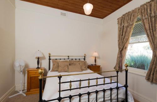 Queenscliff House | Abaleen House