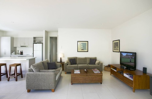 Bright Cottage | Abalina Cottages, Rotary Drive
