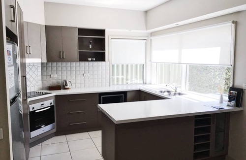 Bright Cottage | Abalina Cottages, Rotary Drive