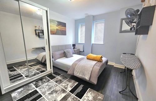 Stratford and New Town Apartment | ABBA Views