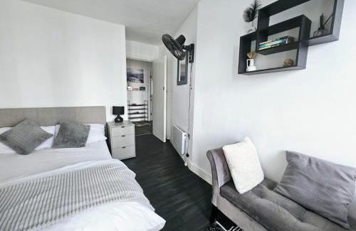 Stratford and New Town Apartment | ABBA Views