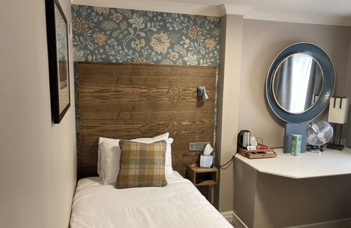 Hawkhead Hotel | Abbey Inn