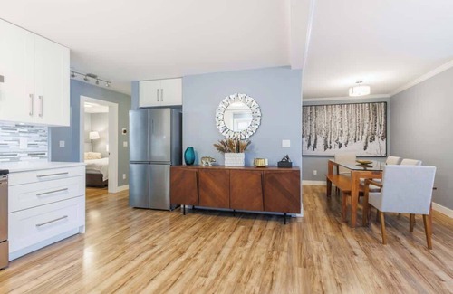Townline Hill House | ~Abbotsford 2BR Home: Relaxing, Stylish & Homey