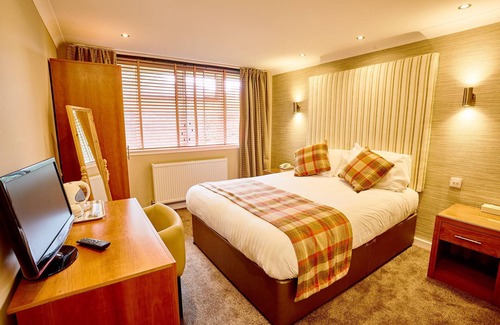 Dumbarton Hotel | Abbotsford Hotel