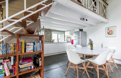 Saint Gennys House | Abel's Cottage gorgeous character barn Crackington