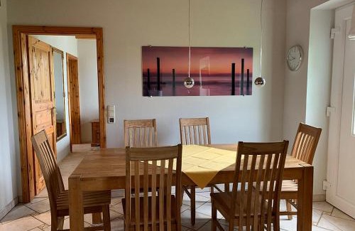 Vollerwiek Apartment | Abendstille, Ferienwohnung für maximal 4 Erwachsene und 2 Kinder in DE FEERJENHUSEN am Haubarg von Vollerwiek