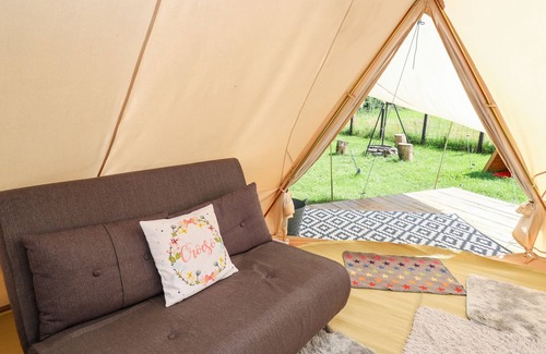 Llandysul Cottage | ABERCEFEL RETREAT, pet friendly, country holiday cottage in Llandysul