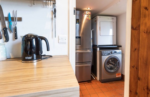 Newport House | Aberfforest House - 6 Bedroom House