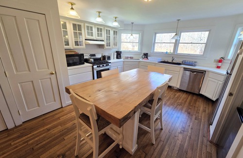 Tannersville Other | Abigail's Country House. 2 minutes To Skiing. Swimming, Hiking very close by.