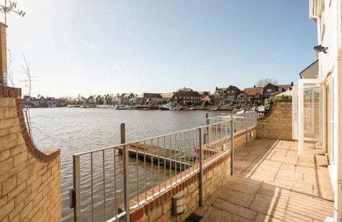 Abingdon House | Abingdon House - 4 BR on the Marina