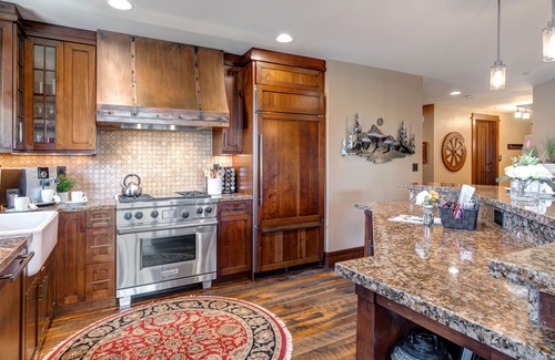 Empire Pass Condo | Abode at Arrowleaf | Easy Living Empire Pass Retreat for All Seasons + Shuttle Service