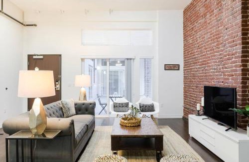 Historic Core Apartment | Abode Los Angeles - Downtown Historic Core