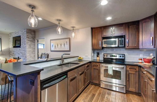 Deer Valley Condo | Abode on Lower Main Street | Steps to High West & Trails | Perfect Year Round Adventure