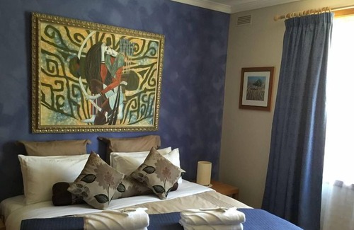 Daylesford House | Abode33 Home away from home wifi & pet friendly 33 Stanbridge street Daylesford