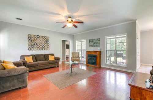 Independence House | about 13 Mi to Ole Miss Private Family-Friendly Home!