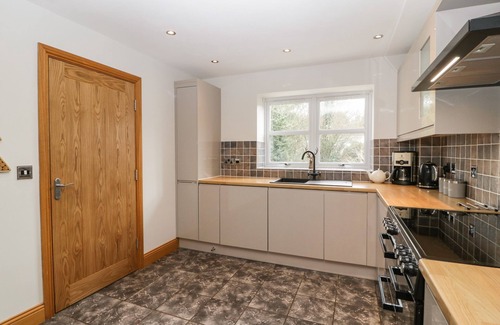 Parkend Cottage | ABOUT TIME COTTAGE, pet friendly, with a garden in Parkend