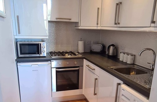 Port Bannatyne Apartment | Above the Bay Summary