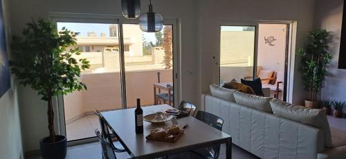Ameijeira Apartment | Above the beach, 10 min from the city center - Casa da Tartaruga