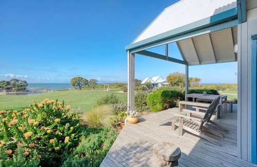 Tarwin Lower Cottage | Absolute Beach FrontagenSelf Contained CottagenFully equipped for your holiday