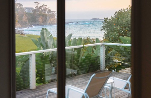 Malua Bay House | Absolute beach front holiday house in Malua Bay