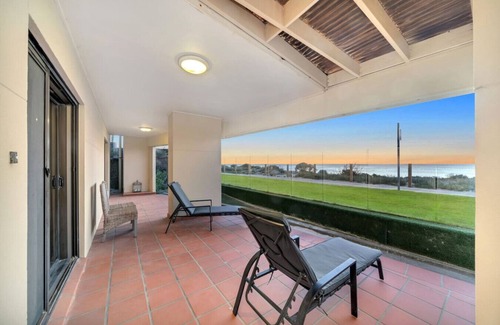Adelaide House | "Absolute Beachfront Luxury" | By Host Solutions