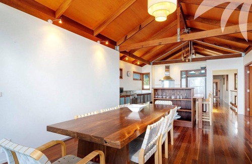 Blueys Beach House | Absolute beachfront at Panorama