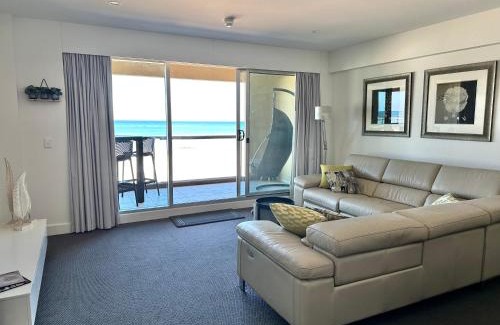 Glenelg Apartment | Absolute Beachfront at the Pier Glenelg