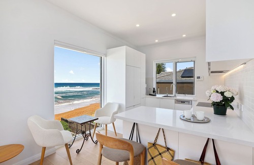 Mona Vale Apartment | Absolute Beachfront Apartment - 'On the Beach' Mona Vale