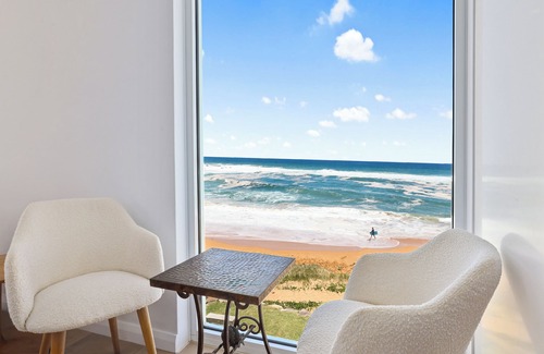 Mona Vale Apartment | Absolute Beachfront Apartment - 'On the Beach' Mona Vale