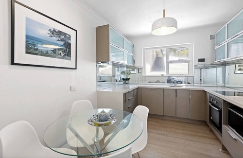 Mona Vale Apartment | Absolute Beachfront @ Surfview on Basin