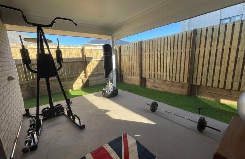 Greenbank House | Absolute Familial Paradise- Greenbank
