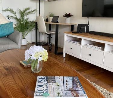 Halekulani House | Absolute lakefront house - enjoy the sunrise