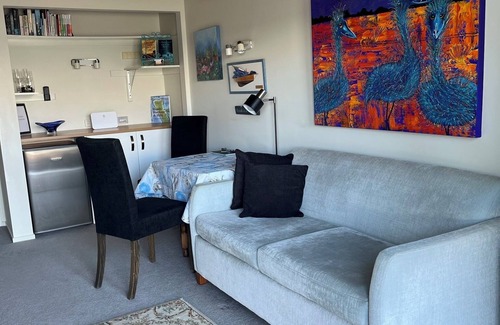 Clarks Beach Apartment | Absolute Waterfront Serenity- with small kitchen - only 1 hour from Auckland